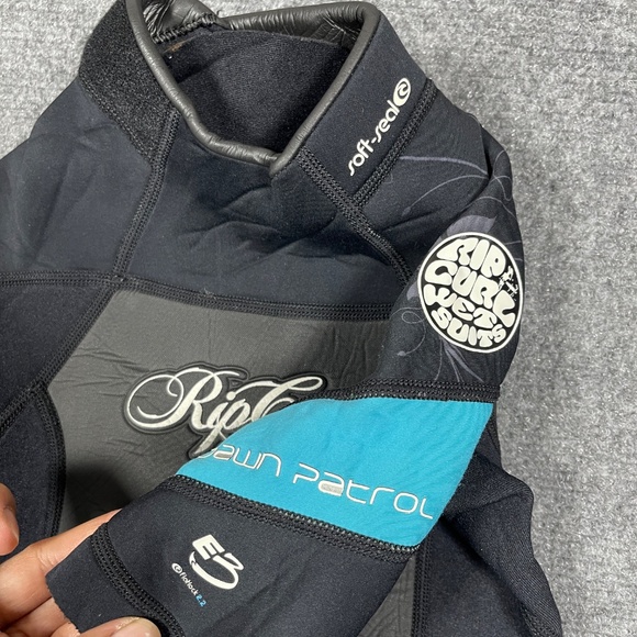 RIPCURL E3 Dawn Patrol Flatlock 2.2 Black Blue Shorty Wetsuit Size 8 Kids 0793 - Picture 4 of 9